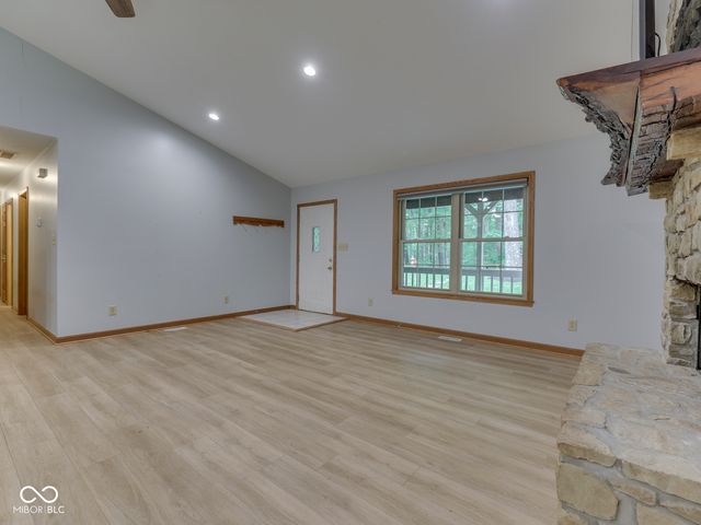 6477 Black Bear Drive, Nineveh, IN 46164