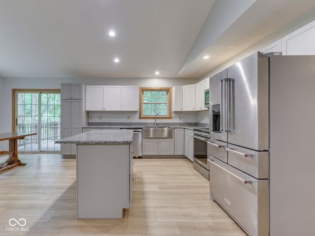 6477 Black Bear Drive, Nineveh, IN 46164