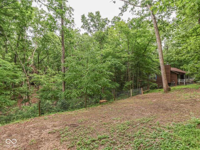 6477 Black Bear Drive, Nineveh, IN 46164