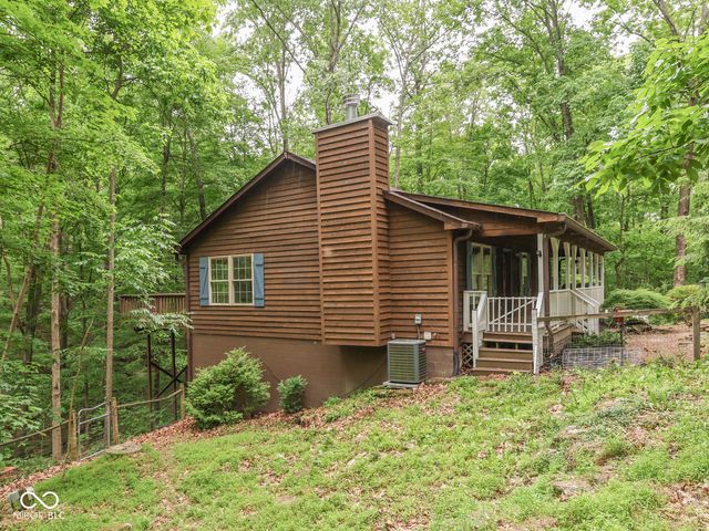 6477 Black Bear Drive, Nineveh, IN 46164