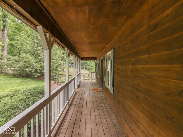 6477 Black Bear Drive, Nineveh, IN 46164
