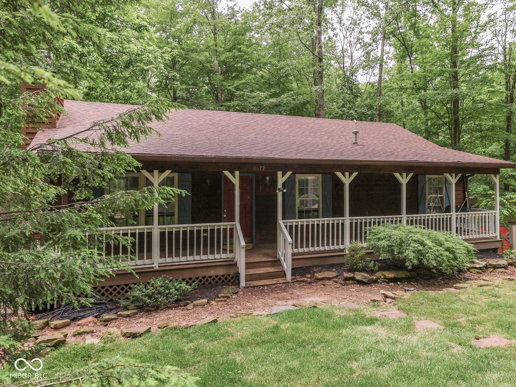 6477 Black Bear Drive, Nineveh, IN 46164