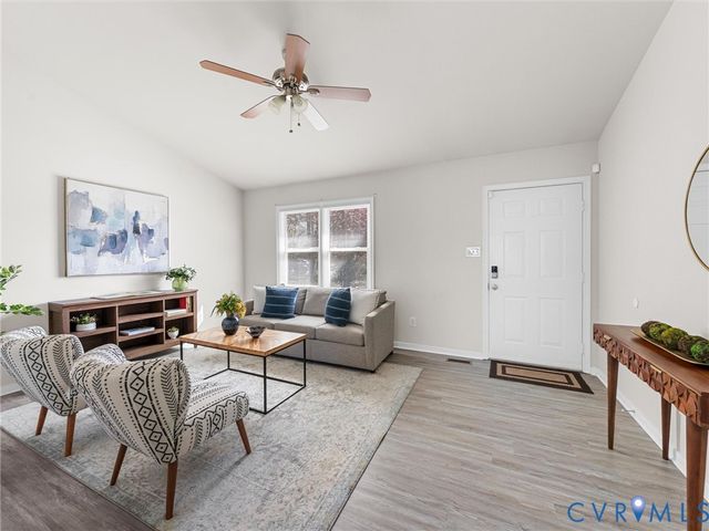 12206 Timber Trail Dr, Midlothian, VA 23112