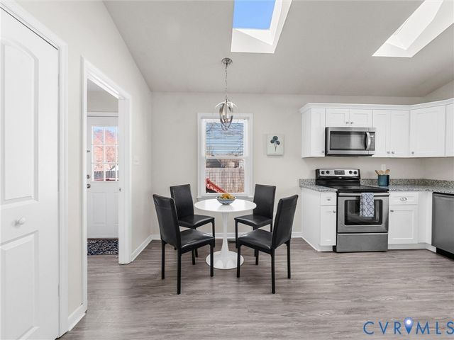 12206 Timber Trail Dr, Midlothian, VA 23112