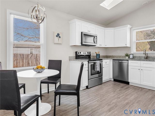 12206 Timber Trail Dr, Midlothian, VA 23112