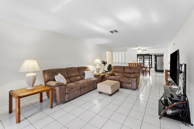 4903 EQUESTRIAN Circle A, Boynton Beach, FL 33436