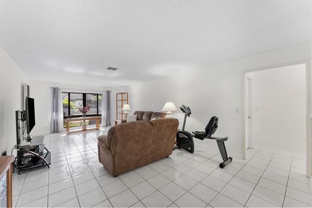 4903 EQUESTRIAN Circle A, Boynton Beach, FL 33436