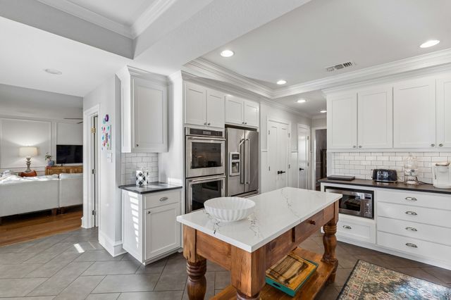 5107 Landover Hills Lane, Arlington, TX 76017