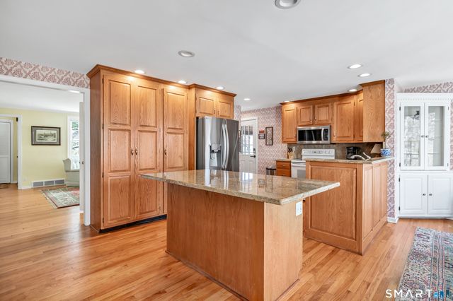 364 Beach Road, Fairfield, CT 06824