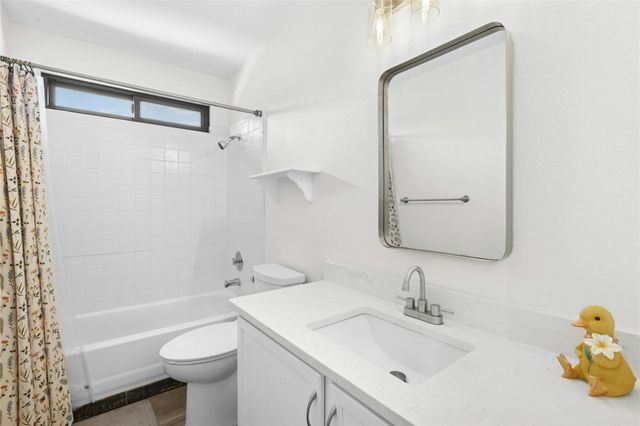 5611 Magee BND, Austin, TX 78749