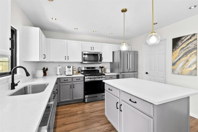 5611 Magee BND, Austin, TX 78749