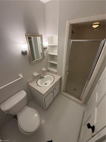 102 Westgate Circle A, Winston-salem, NC 27106