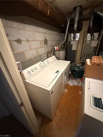 102 Westgate Circle A, Winston-salem, NC 27106