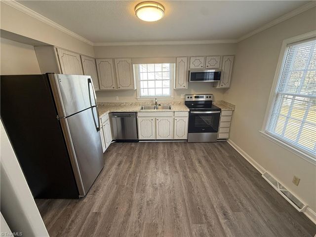 102 Westgate Circle A, Winston-salem, NC 27106