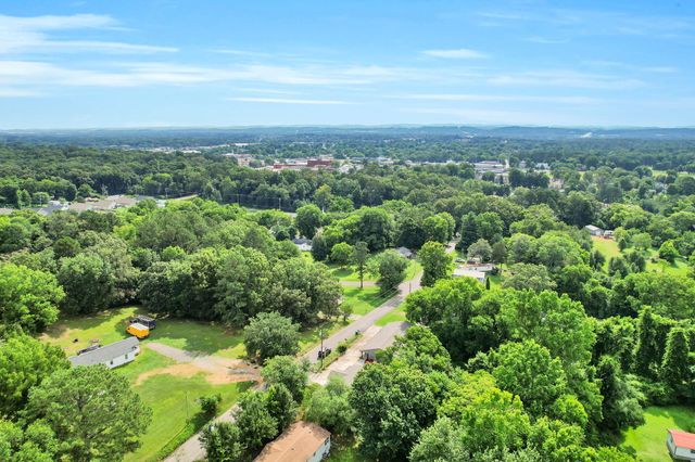 185 Orchard Avenue, Rossville, GA 30741