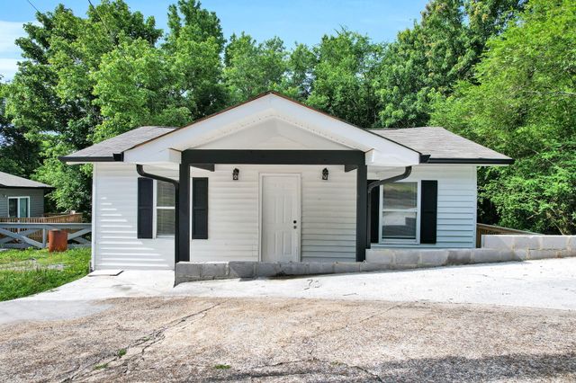 185 Orchard Avenue, Rossville, GA 30741