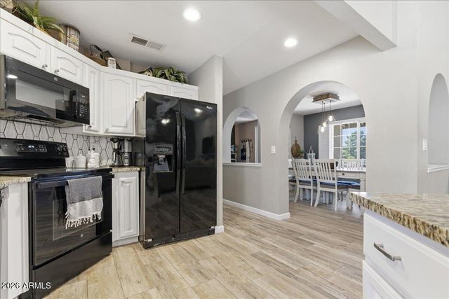 41 S KENNETH Place, Chandler, AZ 85226