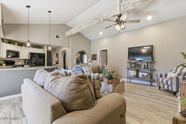 41 S KENNETH Place, Chandler, AZ 85226