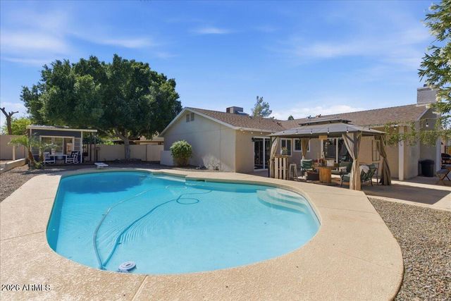 41 S KENNETH Place, Chandler, AZ 85226