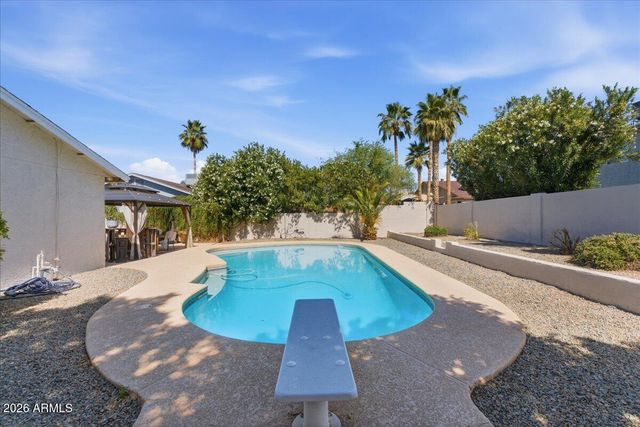 41 S KENNETH Place, Chandler, AZ 85226