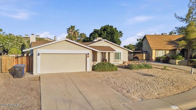 41 S KENNETH Place, Chandler, AZ 85226