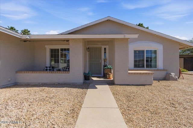 41 S KENNETH Place, Chandler, AZ 85226