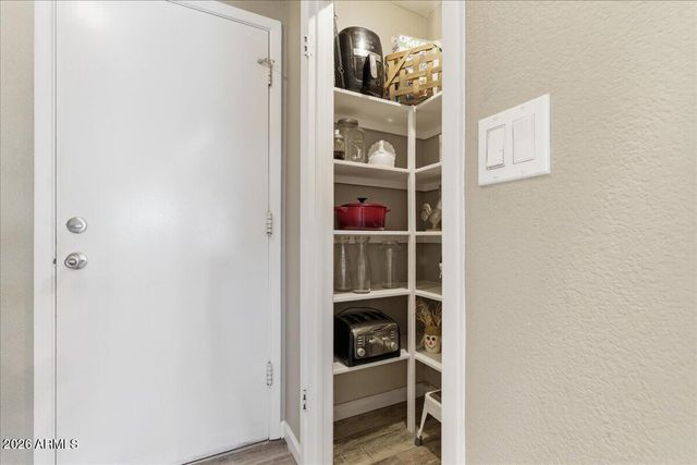 41 S KENNETH Place, Chandler, AZ 85226