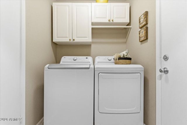 41 S KENNETH Place, Chandler, AZ 85226