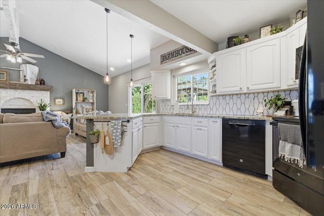 41 S KENNETH Place, Chandler, AZ 85226