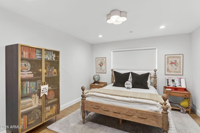 2302 E ROMA Avenue, Phoenix, AZ 85016