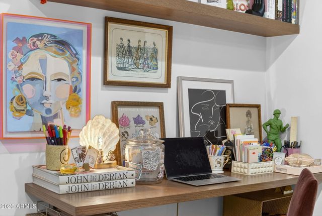 2302 E ROMA Avenue, Phoenix, AZ 85016