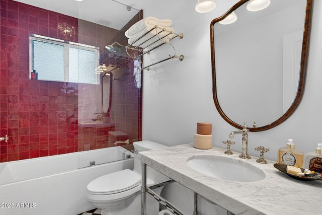 2302 E ROMA Avenue, Phoenix, AZ 85016