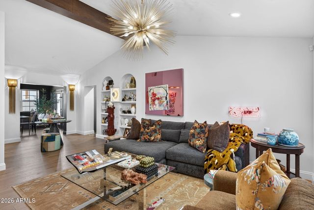 2302 E ROMA Avenue, Phoenix, AZ 85016