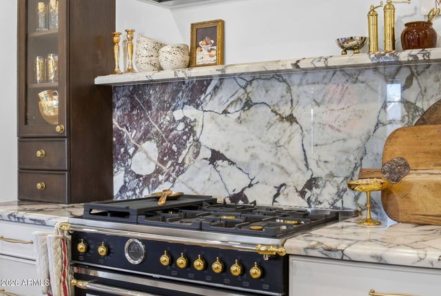 2302 E ROMA Avenue, Phoenix, AZ 85016