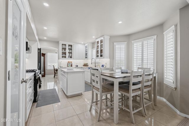 7361 CAMINO DEL SOL Drive, El Paso, TX 79911