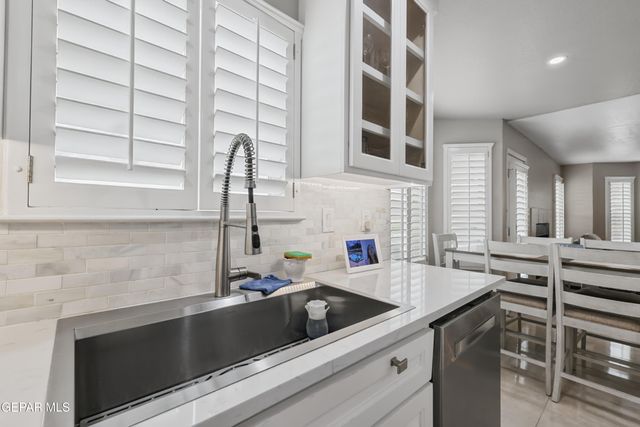 7361 CAMINO DEL SOL Drive, El Paso, TX 79911