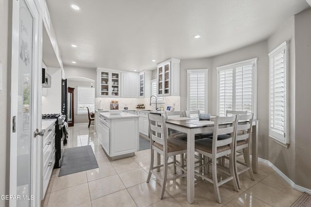 7361 CAMINO DEL SOL Drive, El Paso, TX 79911