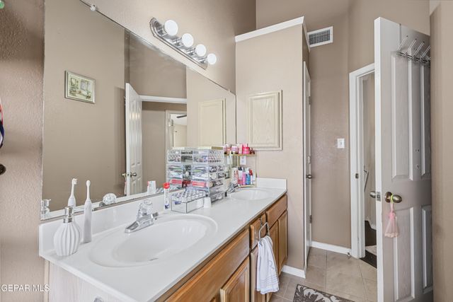 7361 CAMINO DEL SOL Drive, El Paso, TX 79911