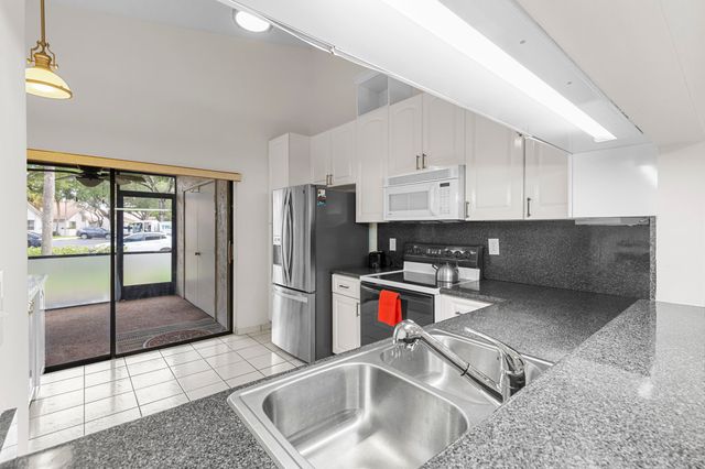 1001 NW 79th Avenue, Plantation, FL 33322