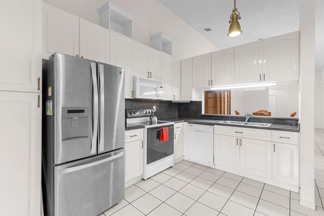 1001 NW 79th Avenue, Plantation, FL 33322