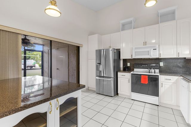 1001 NW 79th Avenue, Plantation, FL 33322