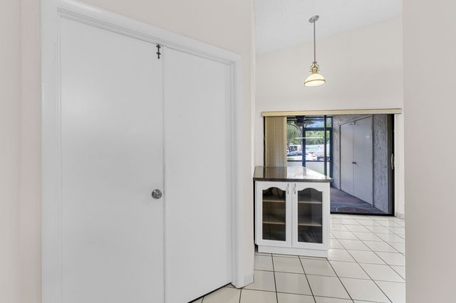 1001 NW 79th Avenue, Plantation, FL 33322