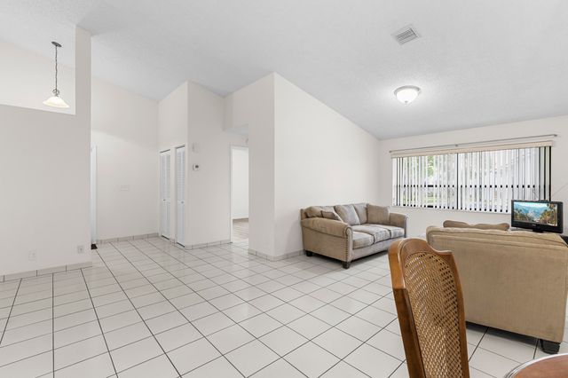 1001 NW 79th Avenue, Plantation, FL 33322