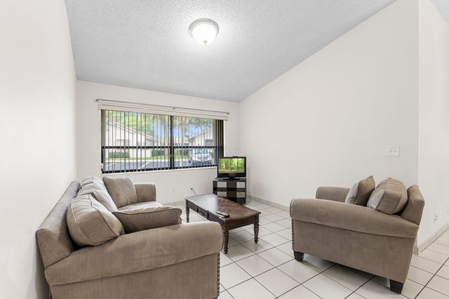1001 NW 79th Avenue, Plantation, FL 33322