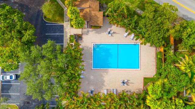1001 NW 79th Avenue, Plantation, FL 33322