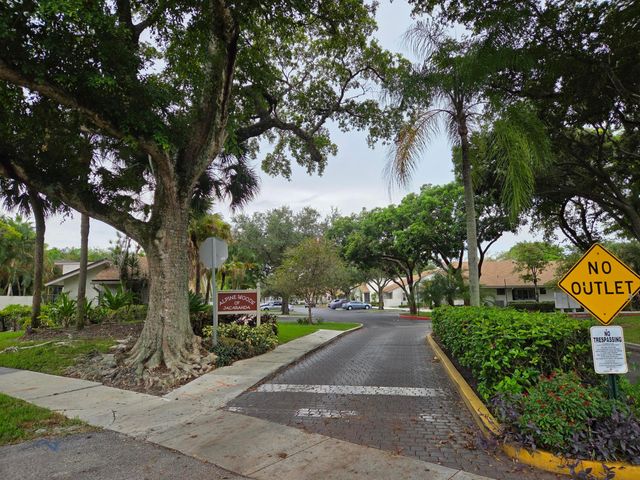 1001 NW 79th Avenue, Plantation, FL 33322