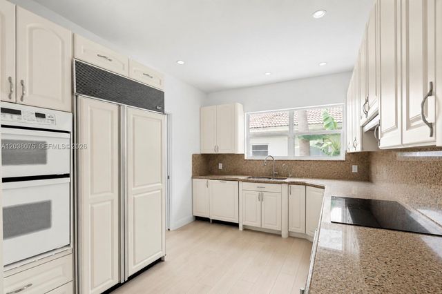 7611 Miami View Dr, North Bay Village, FL 33141