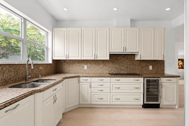 7611 Miami View Dr, North Bay Village, FL 33141