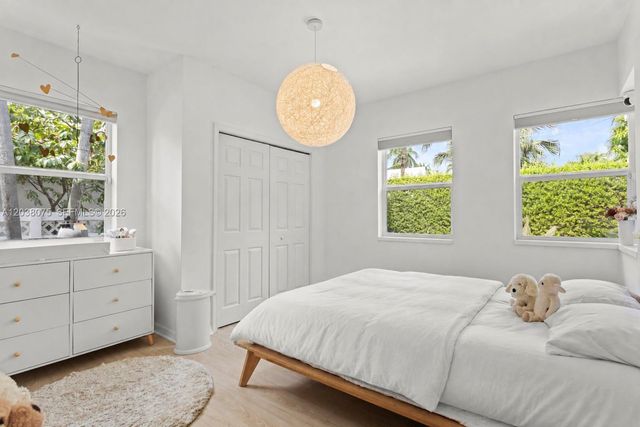 7611 Miami View Dr, North Bay Village, FL 33141