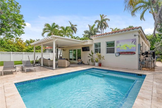 7611 Miami View Dr, North Bay Village, FL 33141